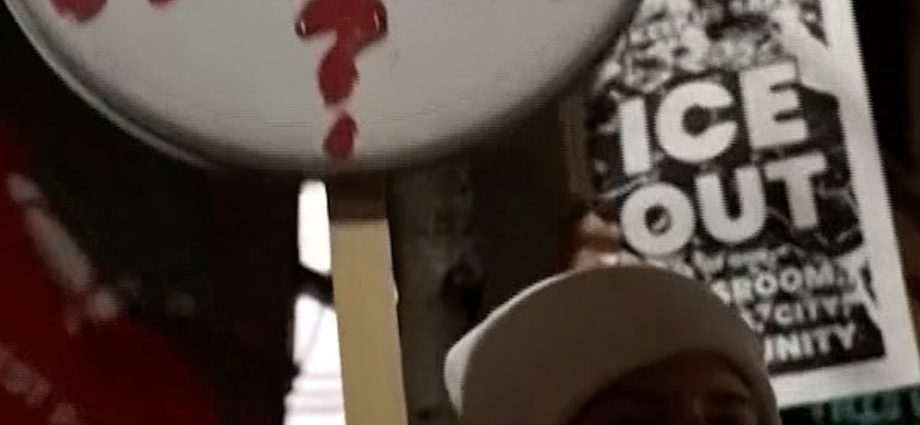 minneapolis-protesters-hold-noise-demonstration