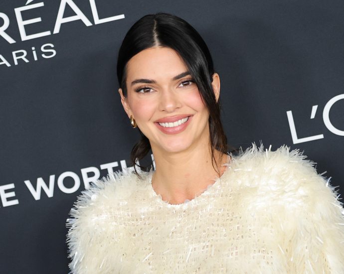 kendall-jenner-addresses-internet-speculation-about-her-sexuality:-‘i’ve-seen-really-f—ed-up-things’