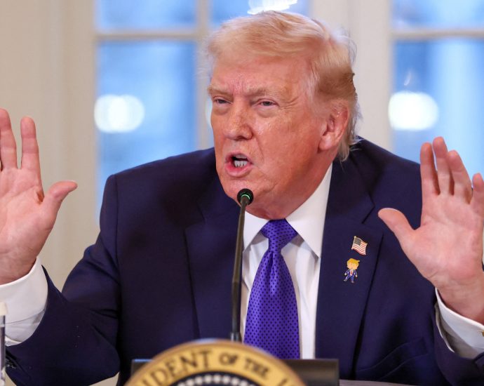 the-traitor-meets-us-oil-bosses-to-discuss-venezuela-extraction