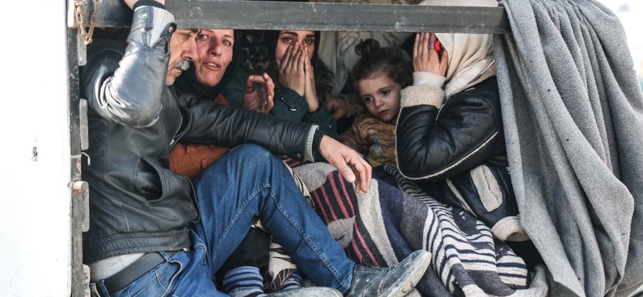 aleppo’s-residents-caught-between-hope-and-fear-amid-syria-fighting