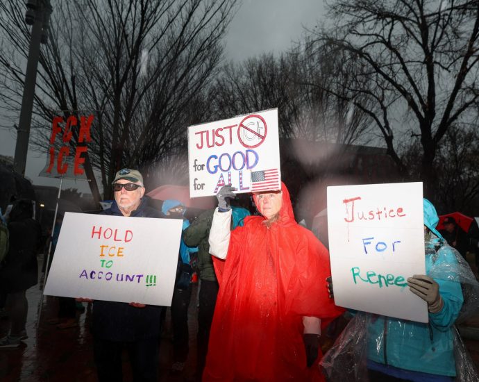 ‘we-have-to-stand-up’:-ice-killing-in-minneapolis-sparks-protests-across-us
