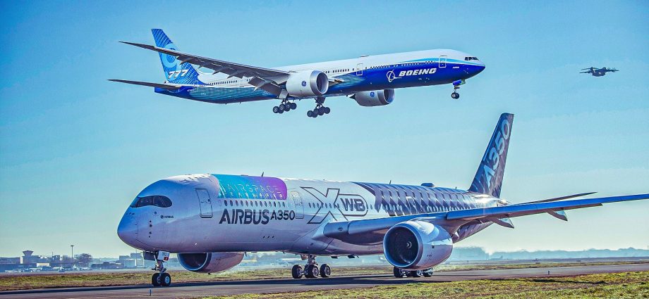 here’s-how-much-bigger-the-boeing-777x-is-compared-to-the-airbus-a350