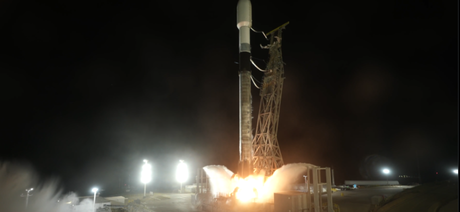 liftoff-of-nasa’s-newest-planet-observing-satellite