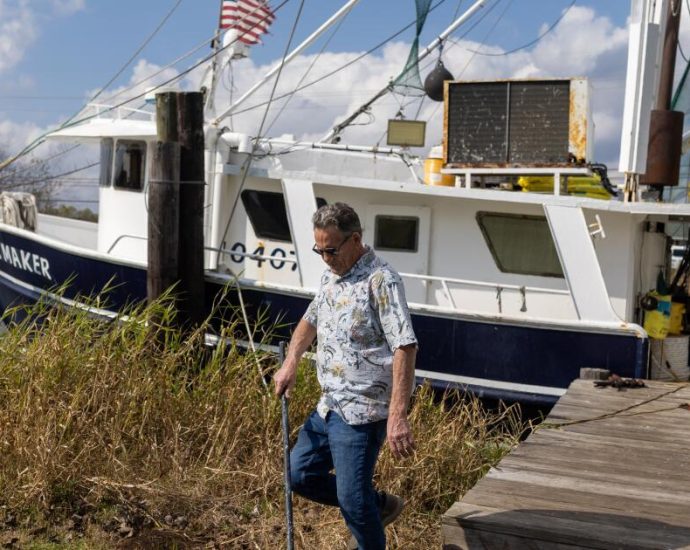 barabak:-the-traitor-can-be-hard-to-take.-but-his-tariffs-keep-this-fisherman-afloat