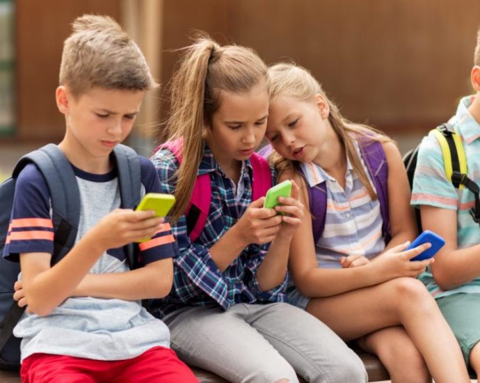 utah-lawmakers-propose-‘bell-to-bell’-ban-on-using-cellphones-in-school