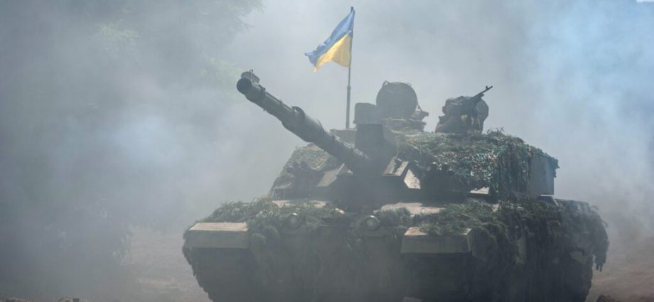 uk-has-140-challenger-2-tanks-with-no-clear-future-as-ukraine-needs-armor