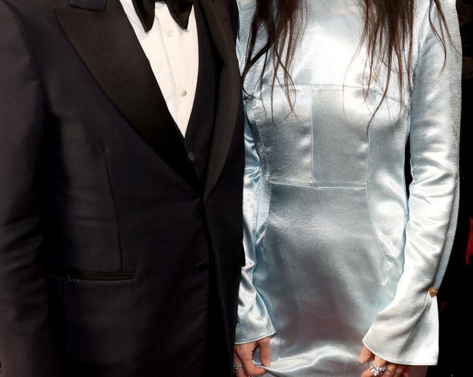 ‘hamnet’-director-chloe-zhao-stunned-by-golden-globe-win