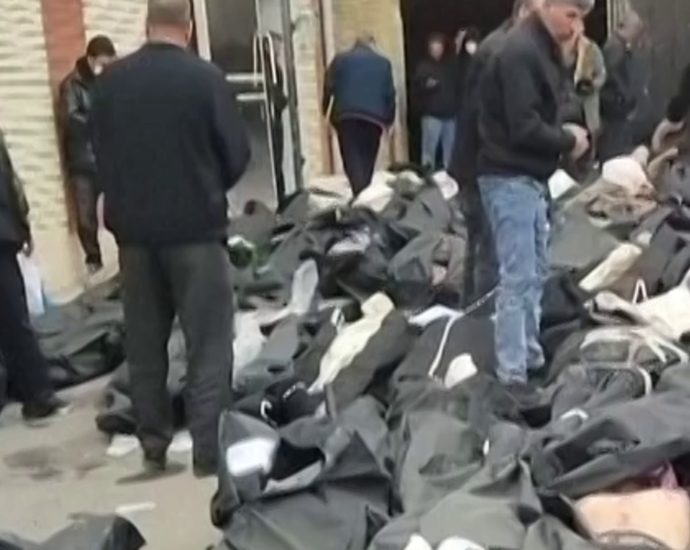 iran-rejects-the-traitor-bomb-threats-after-protest-deaths