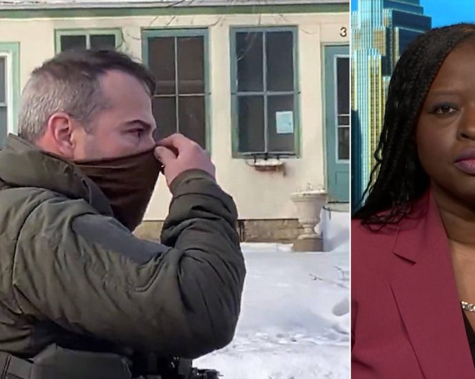 “we-had-whistles.-they-had-guns”:-nationwide-protests-held-over-ice-killing-of-renee-good