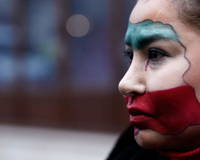 beyond-boiling-point:-historic-iranian-protests-continue-despite-blackouts,-repression