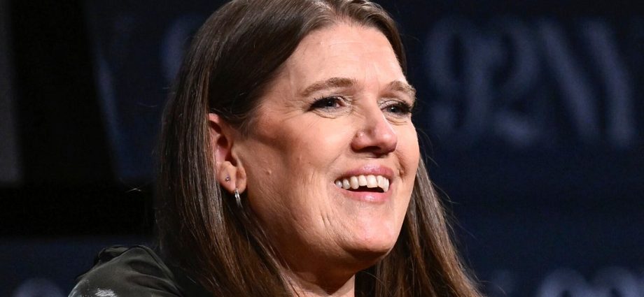 mary-the-traitor-drops-heartwarming-personal-announcement:-‘there-is-always-light’