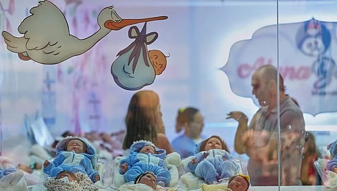 central-asia’s-population-boom-contrasts-europe’s-demographic-decline,-report-shows