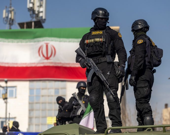 world-reacts-to-iran-protests,-us-military-threats-against-tehran