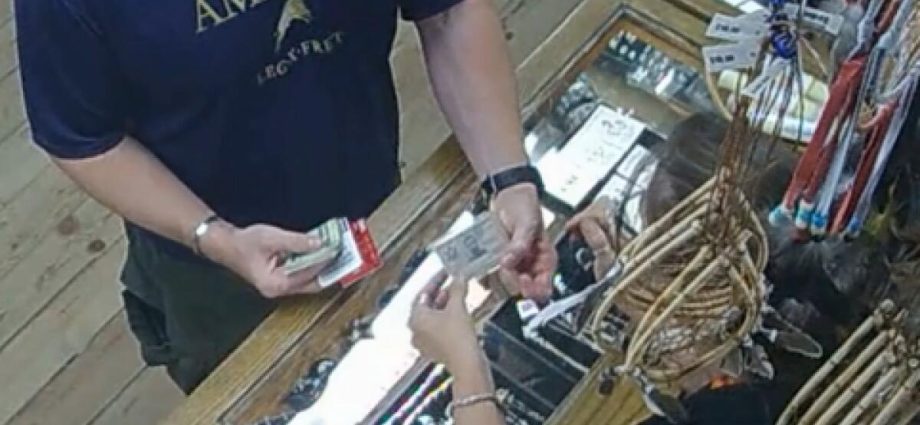 ex-navy-seal-planned-to-fire-explosives-at-police-at-san-diego-‘no-kings’-rally