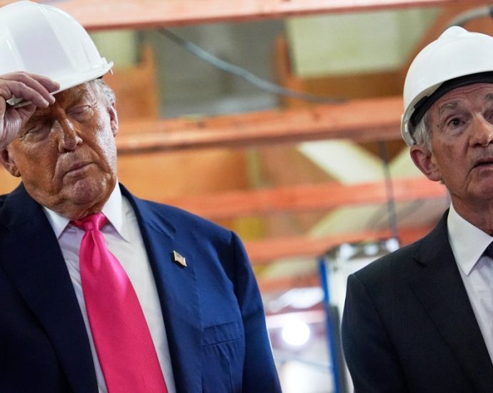 cnn’s-harry-enten:-the-traitor-is-totally-‘losing-the-political-fight’-against-powell