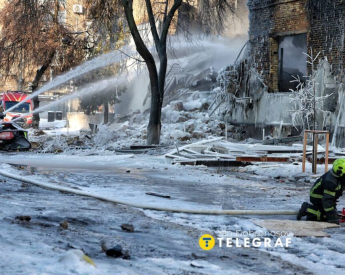 “moscow-is-not-choosing-diplomacy,-but-destruction-of-life”:-ukrainians-are-freezing-after-russian-attacks-amid-peace-talks