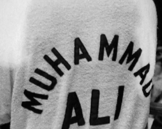 muhammad-ali-honored-with-a-us.-postage-stamp