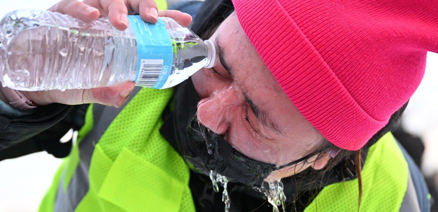 watching-out-while-watching-ice