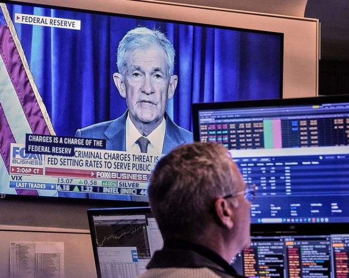 the-billionaires,-the-fed-and-november