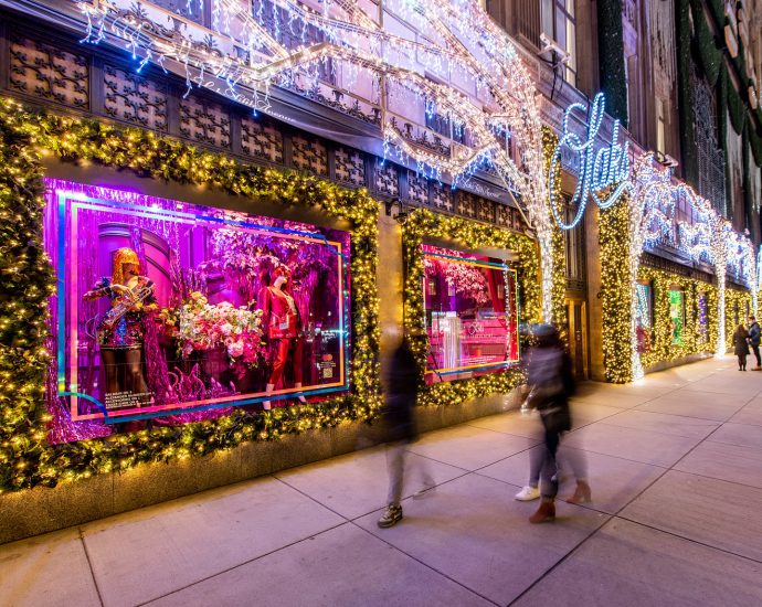 saks-files-for-bankruptcy-as-luxury-market-struggles