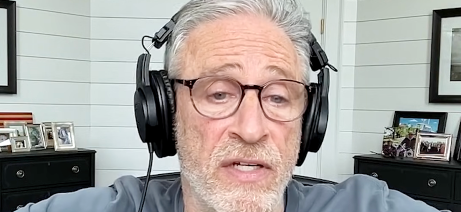 ‘absolutely’:-jon-stewart-urges-clintons-to-comply-with-epstein-subpoenas-–-the-doj-too.