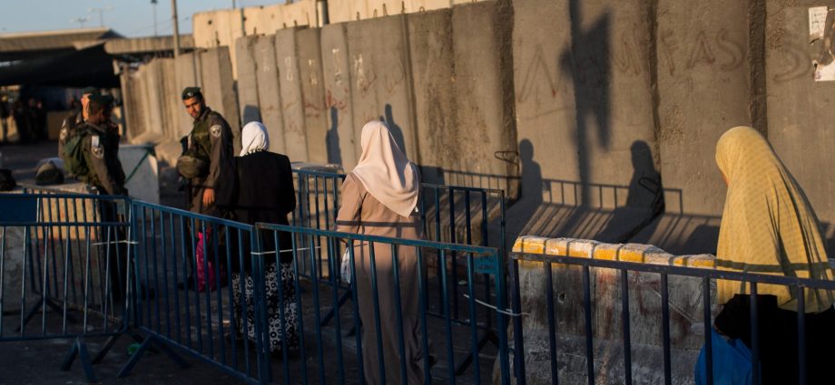 palestinian-students-strike-as-israel-bans-access-to-west-bank-teachers