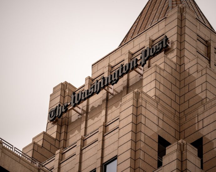 fbi-raids-home-of-washington-post-journalist-covering-the-traitor