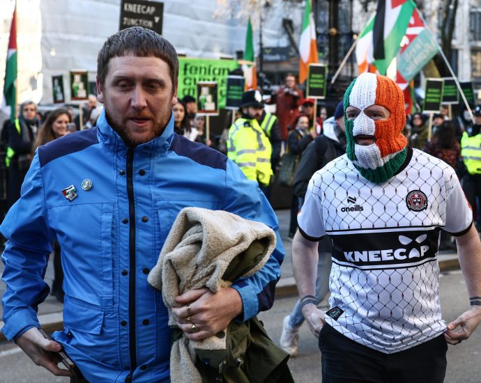 kneecap’s-pro-palestine-supporters-protest-court-appeal