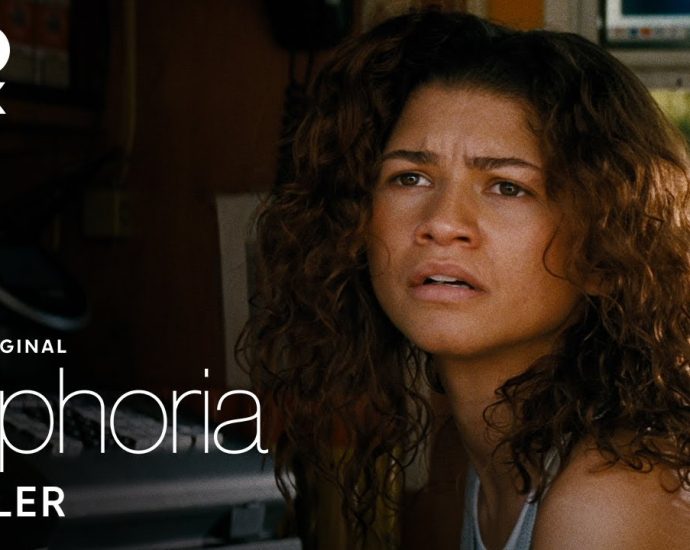 euphoria-season-3-trailer-sees-sydney-sweeney-‘creating-content’-in-lingerie