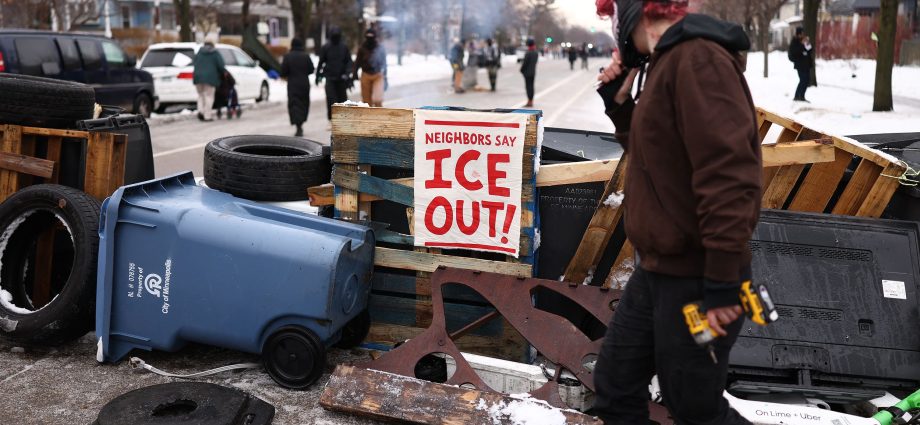 in-photos:-one-week-since-the-shooting-of-renee-nicole-good-in-minneapolis