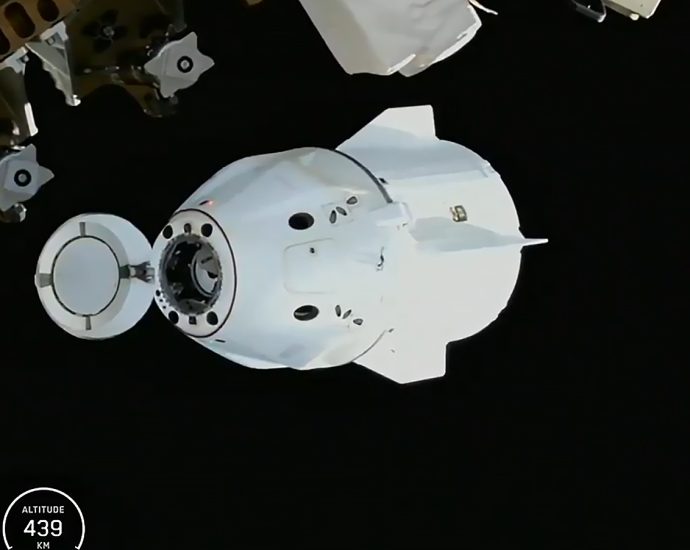 dragon-undocks-from-station,-heads-for-splashdown