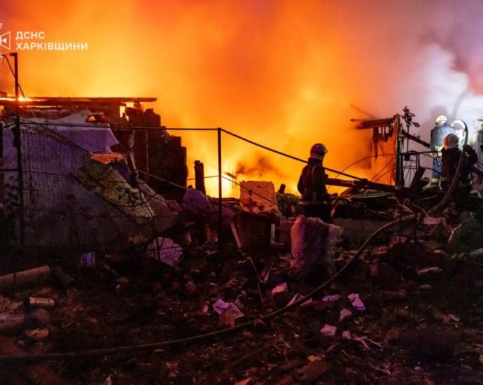 “not-manpads-—-communications”:-expert-says-russia’s-real-drone-threat-is-turning-shaheds-into-200-km-fpv-weapons