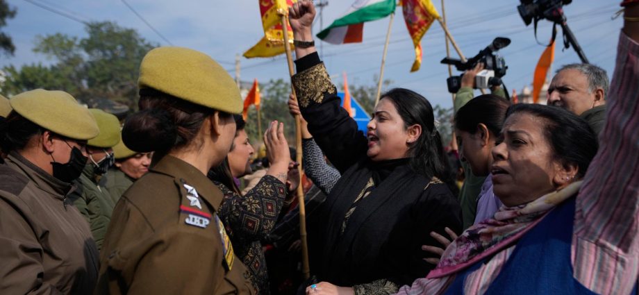 india-shuts-kashmir-medical-college-–-after-muslims-earned-most-admissions