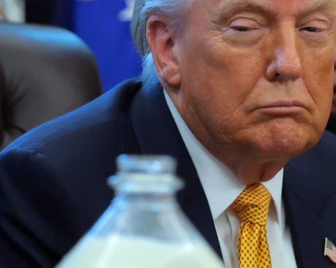 traitor-47-taunts-reporters-with-a-gross-drink-this-bit