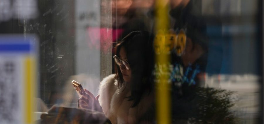 aimed-at-the-growing-number-of-young-chinese-who-live-alone,-a-new-app-asks:-‘are-you-dead?’