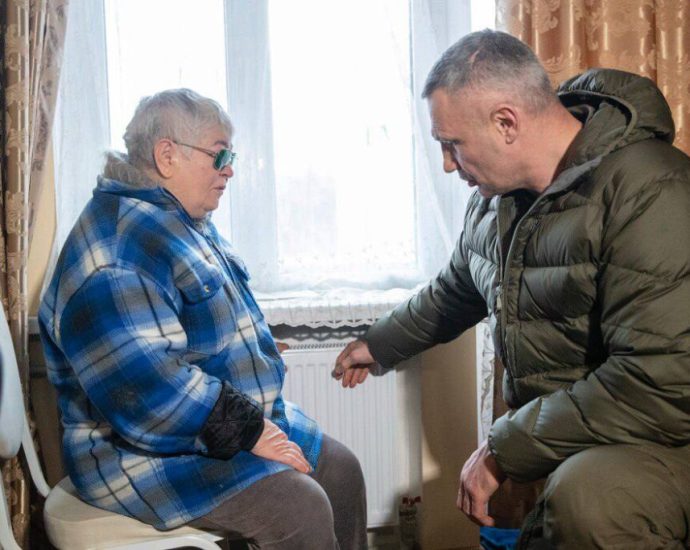 “we-haven’t-met-even-once”:-zelenskyy-klitschko-rift-erupts-amid-kyiv’s-worst-energy-crisis-(infographic)