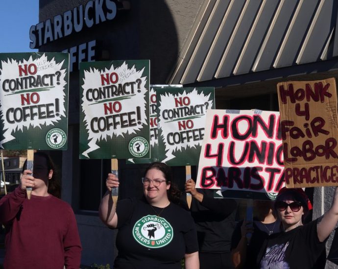 louisiana-starbucks-workers:-‘no-contract,-no-coffee!’