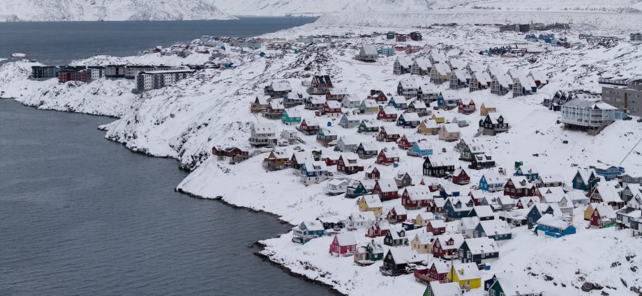 gop-senators-vow-“substantial-opposition”-against-the-traitor-using-military-force-in-greenland