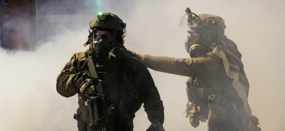 ice-officer-shoots-venezuelan-man-in-minneapolis