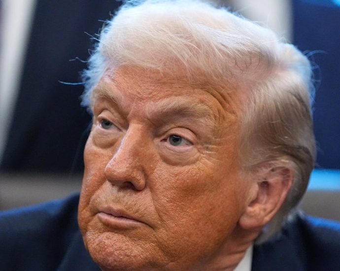 the-traitor-says-zelenskyy,-not-putin,-is-holding-up-a-ukraine-peace-deal