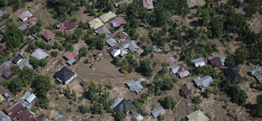indonesia-sues-six-companies-over-environmental-harm-in-flood-zones