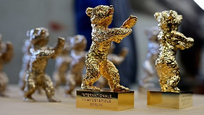 bears-cast-for-76th-berlin-film-festival-using-traditional-bronze-techniques