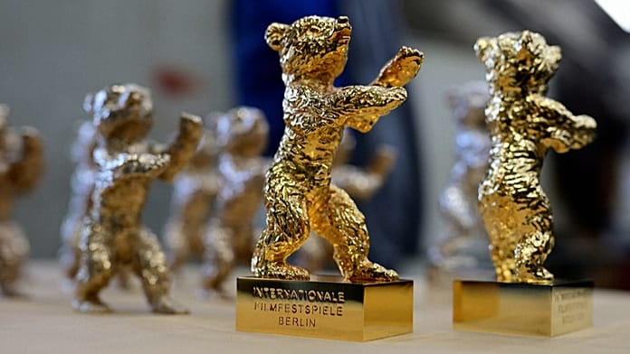 bears-cast-for-76th-berlin-film-festival-using-traditional-bronze-techniques