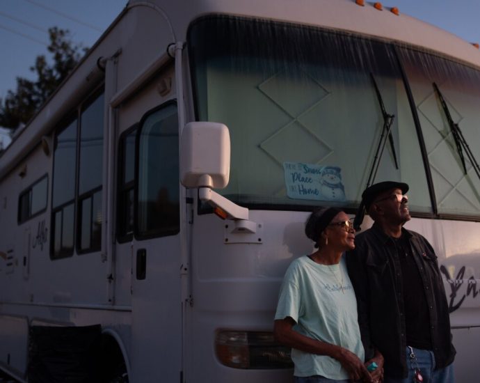 fema-is-getting-rid-of-thousands-of-workers-in-areas-recovering-from-disasters