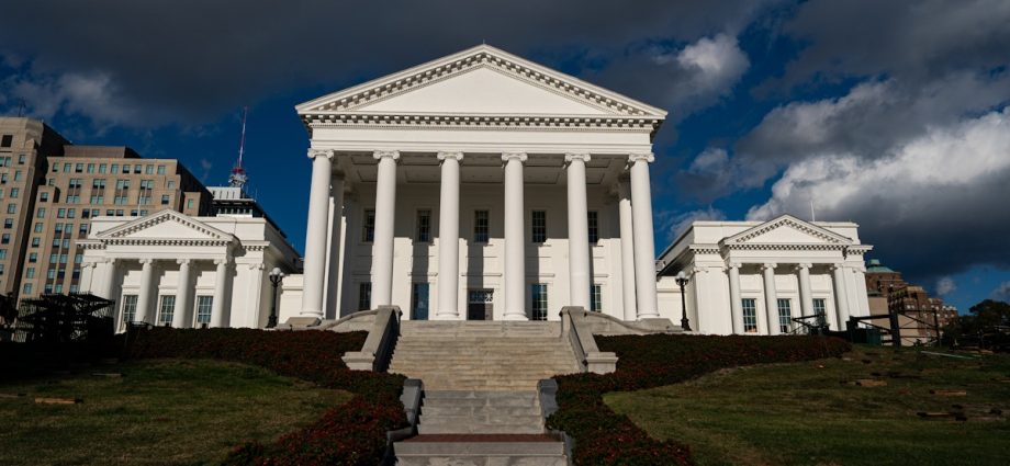 virginia-democrats-pass-major-amendment-amid-gop-gerrymandering-wars