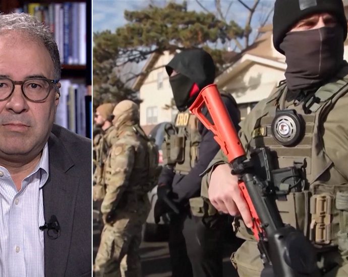 “autocratic-power-grab”:-the-traitor-threatens-to-invoke-insurrection-act,-deploy-troops-to-minnesota