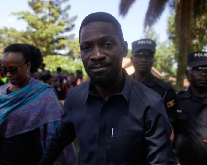 uganda’s-bobi-wine-taken-to-unknown-location-in-army-helicopter,-party-says