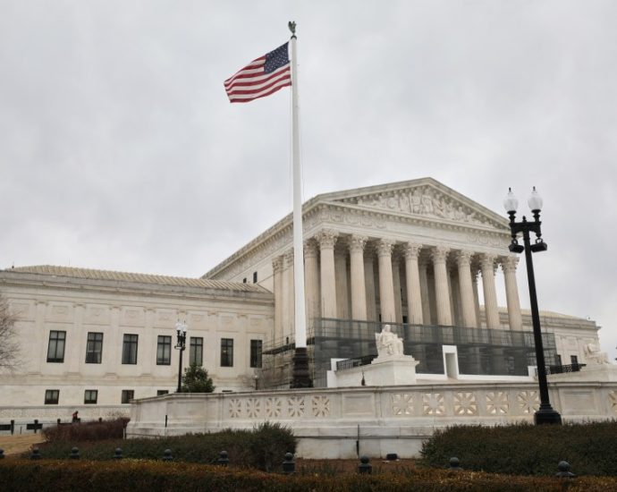 supreme-court-will-decide-on-use-of-warrants-that-collect-the-location-history-of-cellphone-users