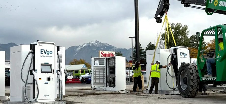 evgo-to-install-thousands-of-ev-fast-charging-stalls-at-kroger-stores