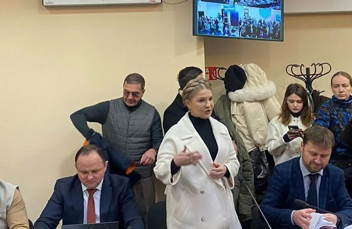 ukraine-charges-ex-pm-tymoshenko-with-bribing-mps,-sets-$761,000-bail
